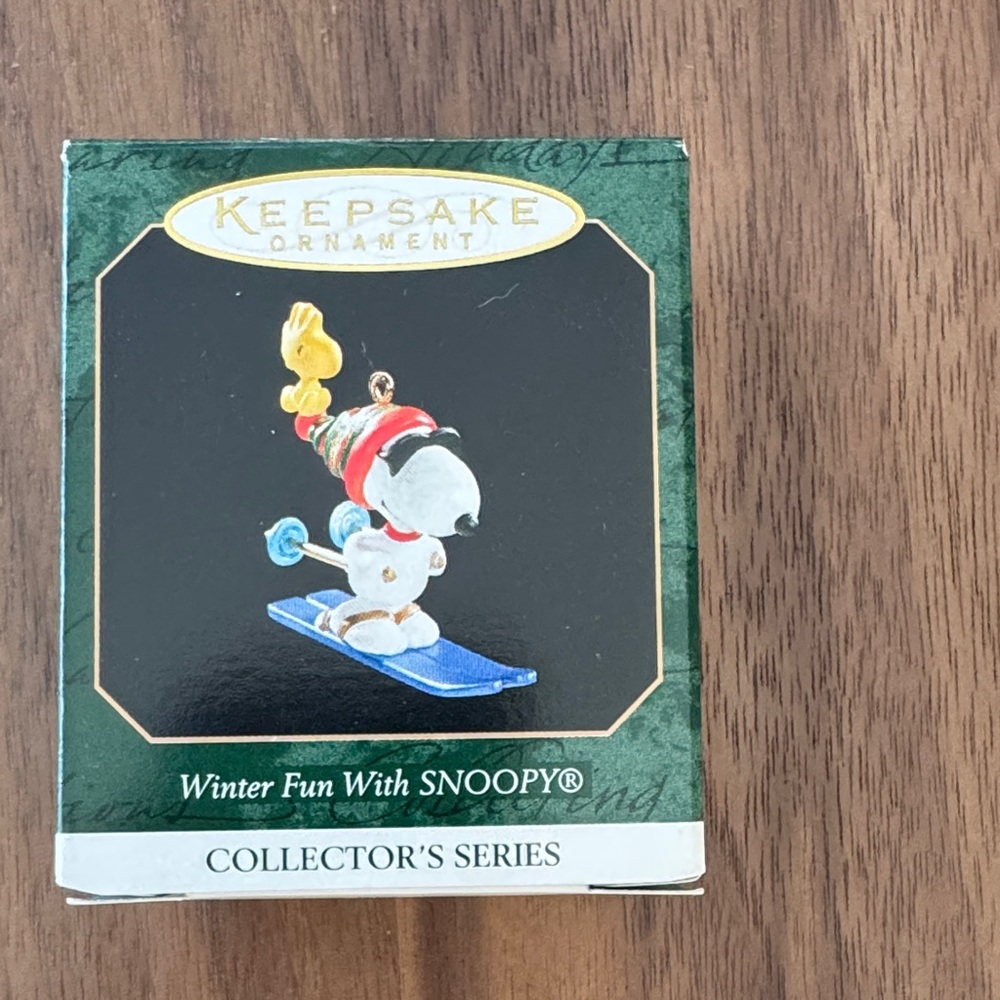 Hallmark Keepsake Ornament - Winter Fun with Snoopy 1999
